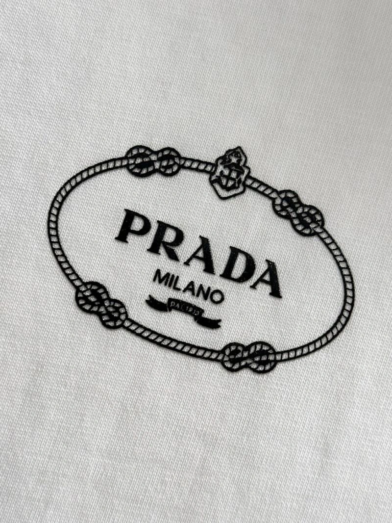 Prada T-Shirts ModernLook 171799