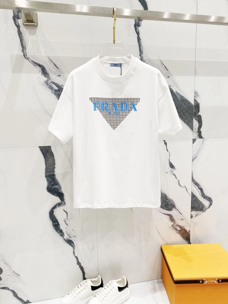 Timeless Prada T-Shirts 171829