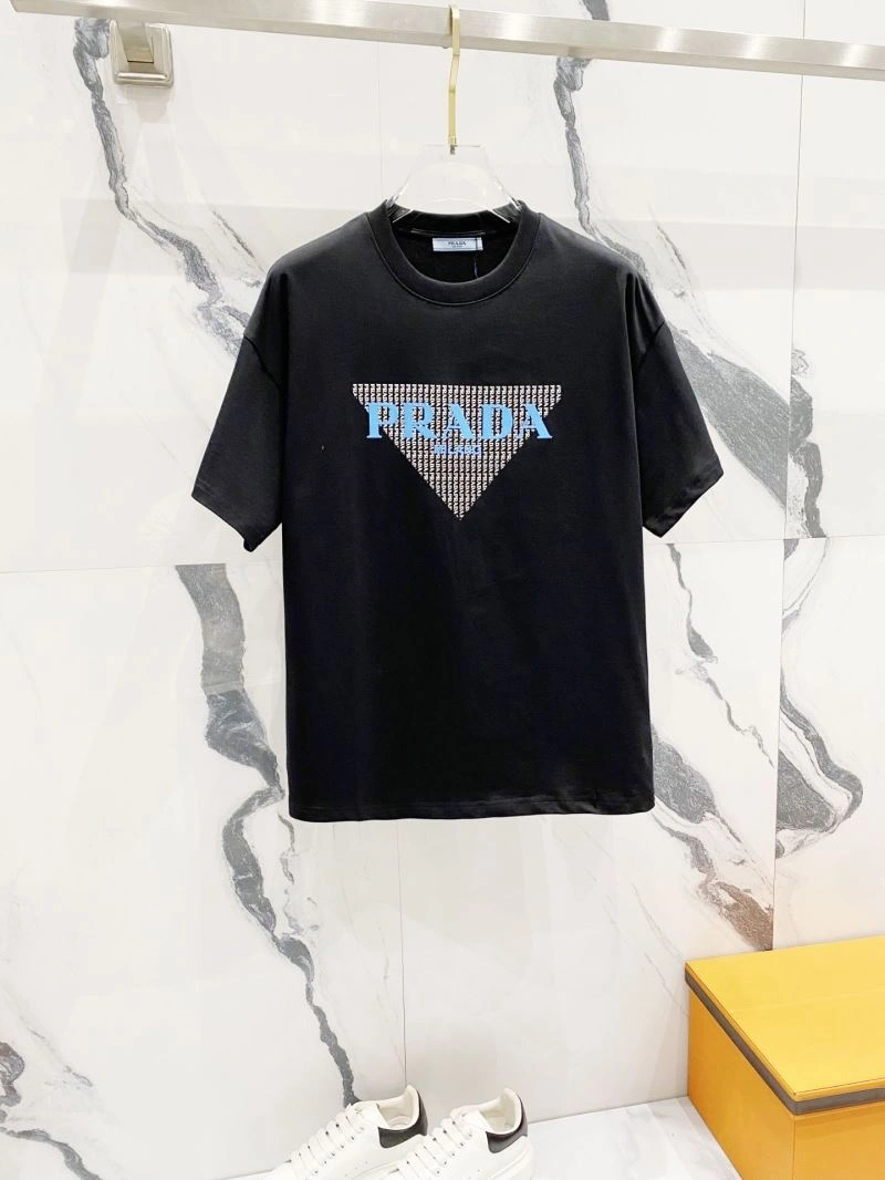 Timeless Prada T-Shirts 171829