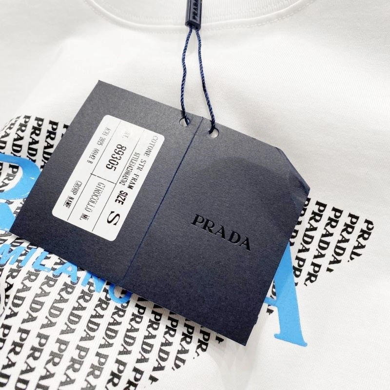 Timeless Prada T-Shirts 171829