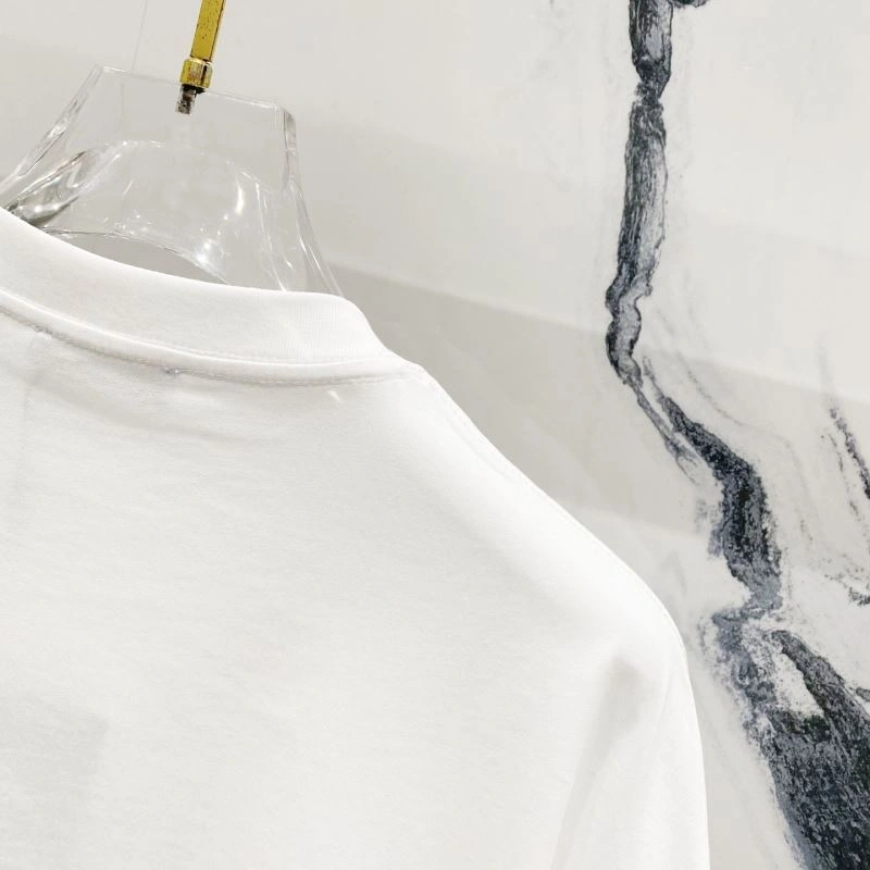 Timeless Prada T-Shirts 171829