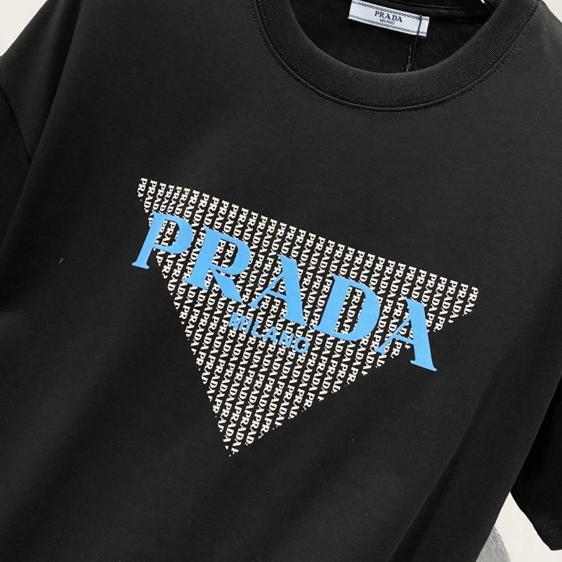 Timeless Prada T-Shirts 171829