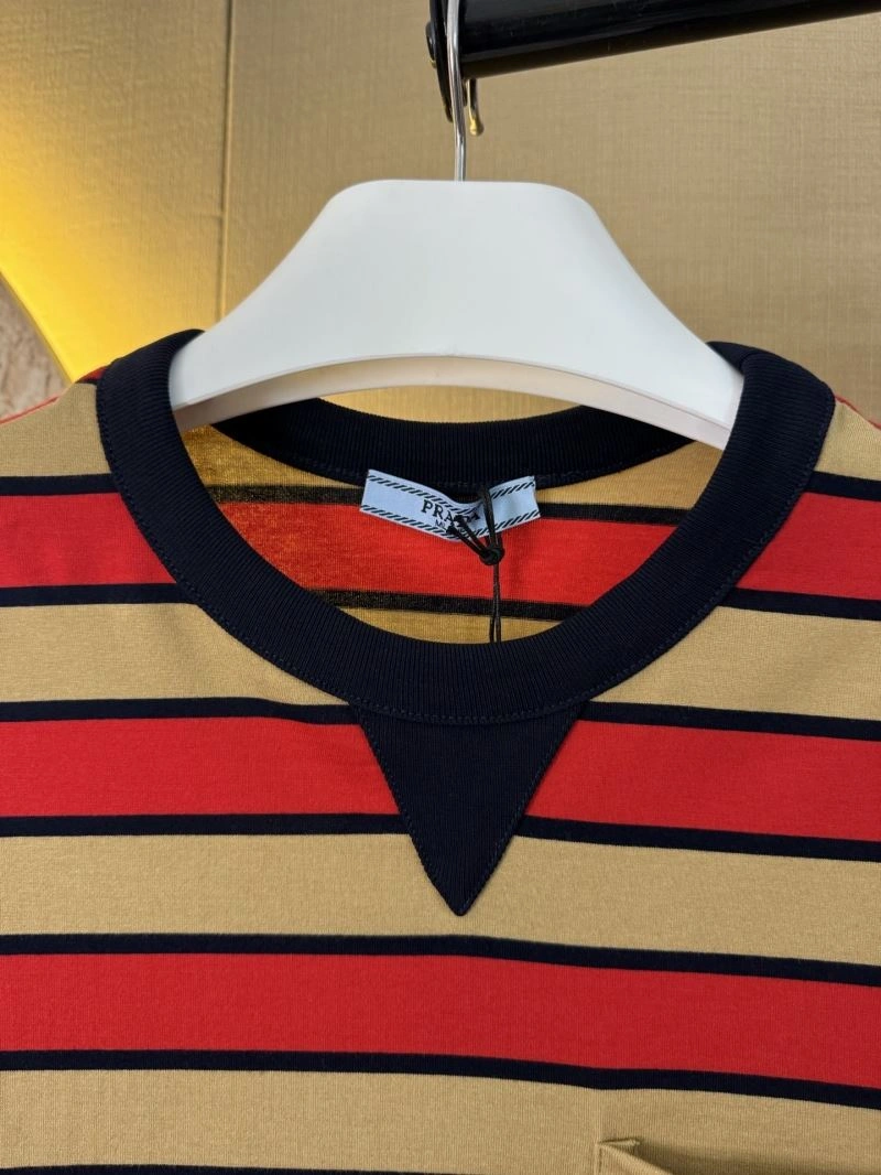Fashionable Prada T-Shirts 171383