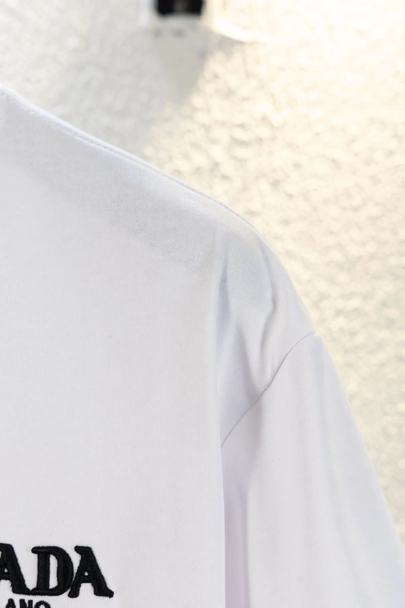 WellDesigned Prada T-Shirts 171426