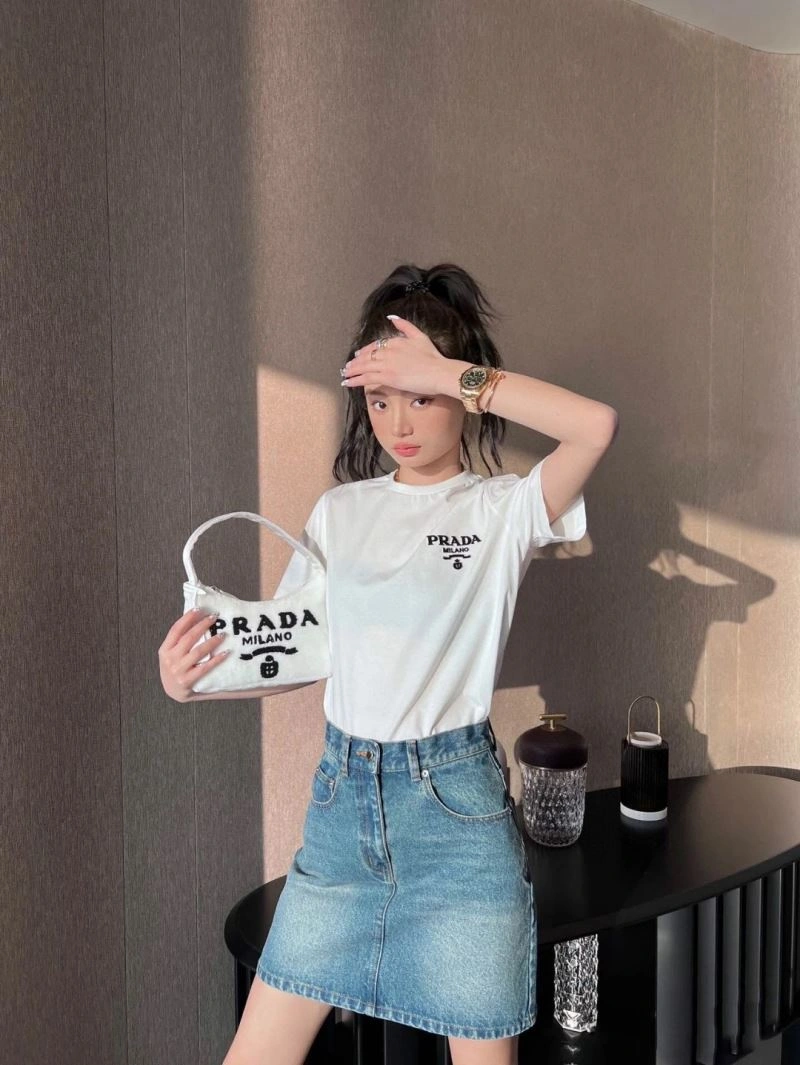 WellDesigned Prada T-Shirts 171426