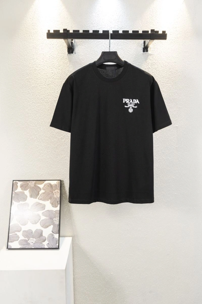 Trendsetting Prada T-Shirts 171381