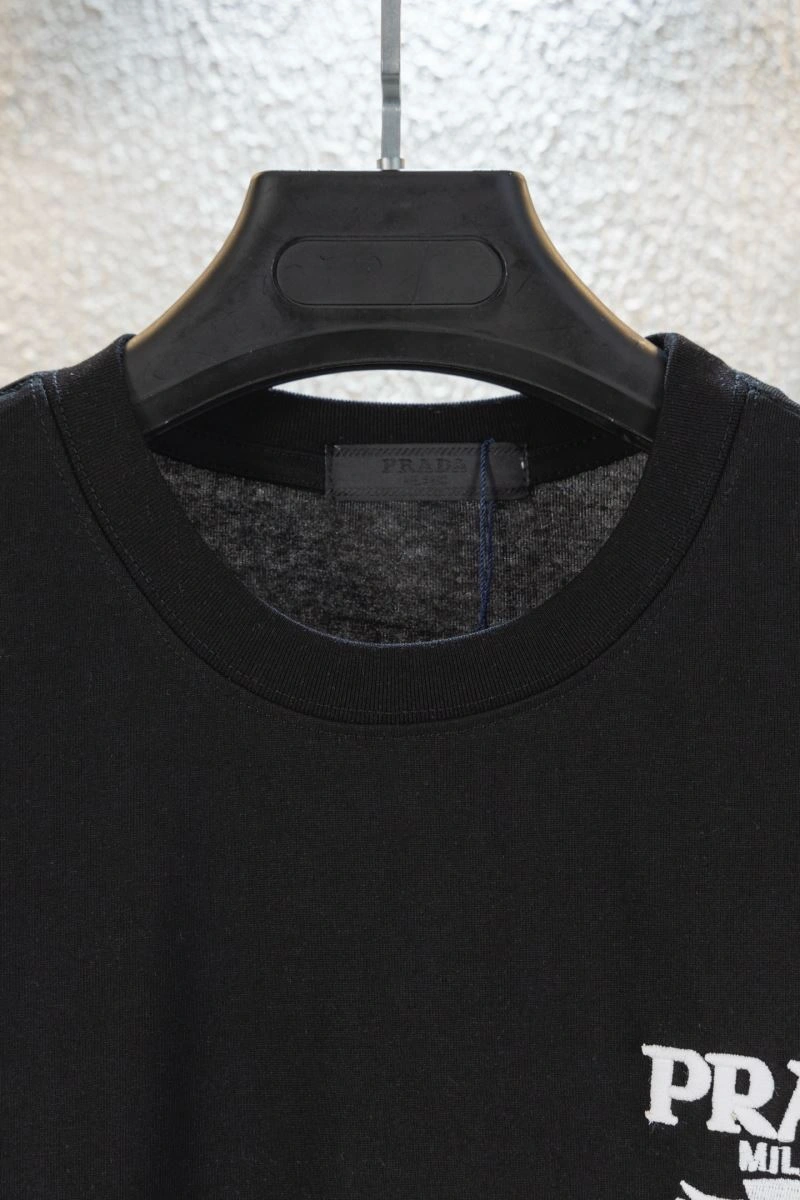 Trendsetting Prada T-Shirts 171381