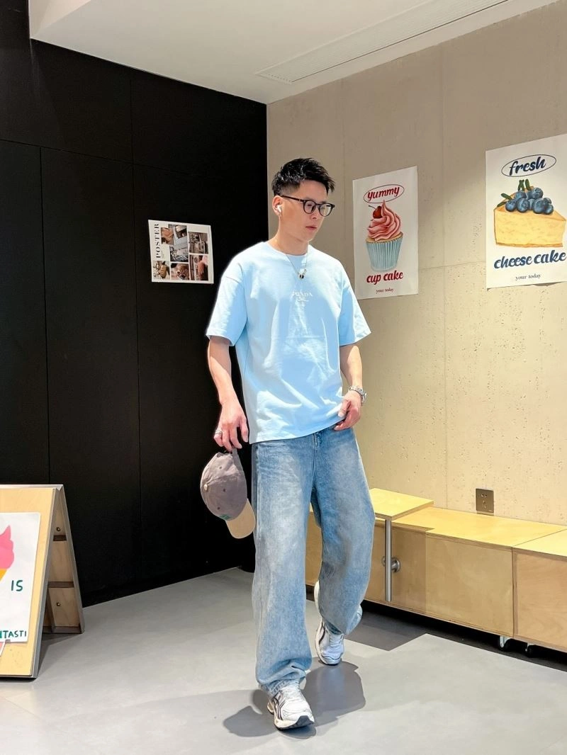 Prada T-Shirts Trendsetting 171370