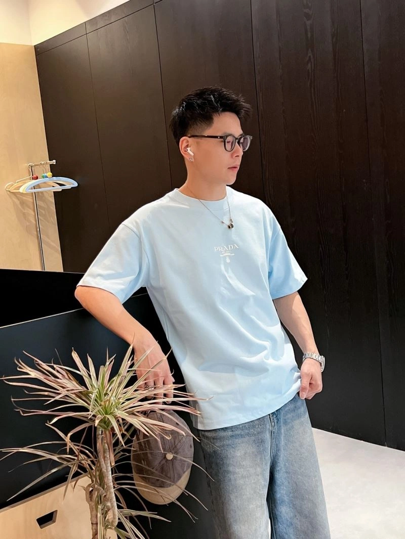 Prada T-Shirts Trendsetting 171370