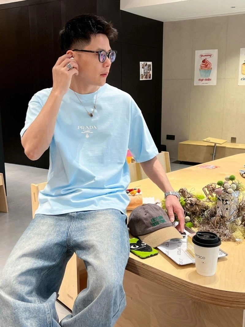 Prada T-Shirts Trendsetting 171370