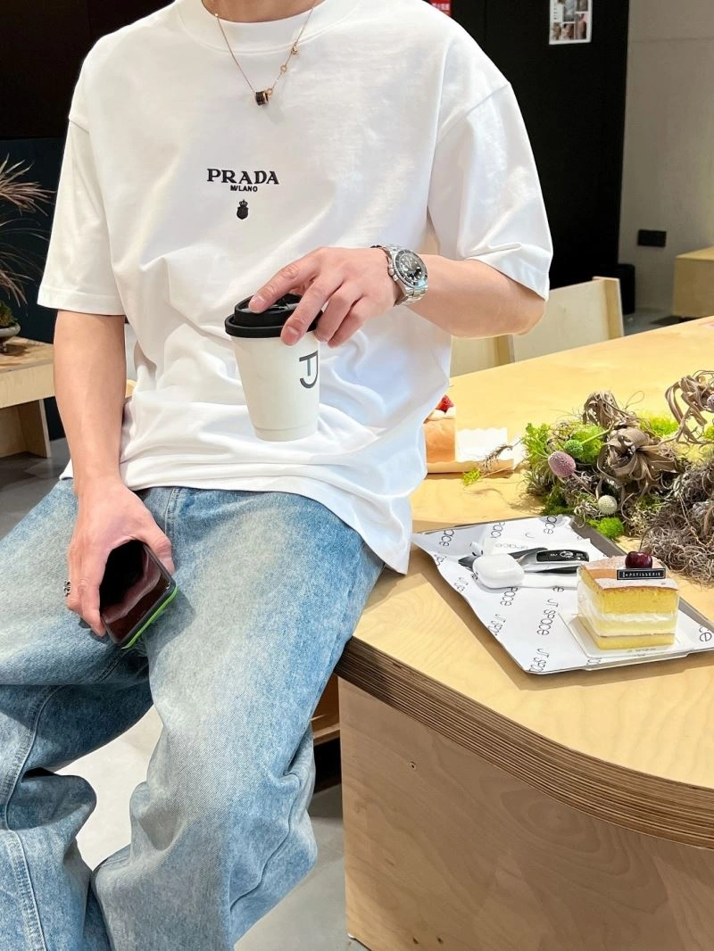 ModernLook Prada T-Shirts 171367
