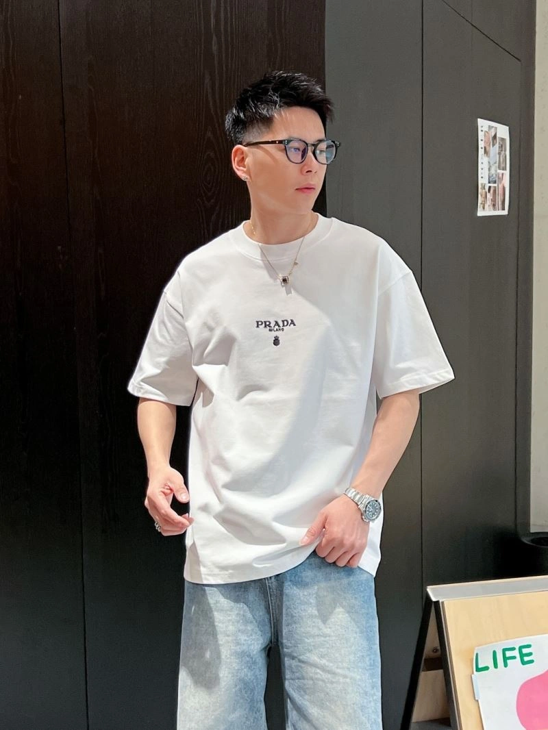 ModernLook Prada T-Shirts 171367