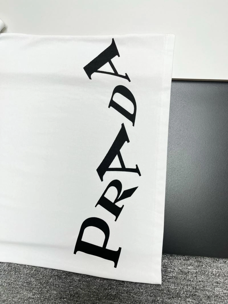 ModernLook Prada T-Shirts 171395