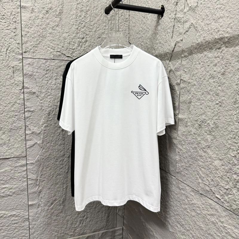 Prada T-Shirts ModernLook 171319