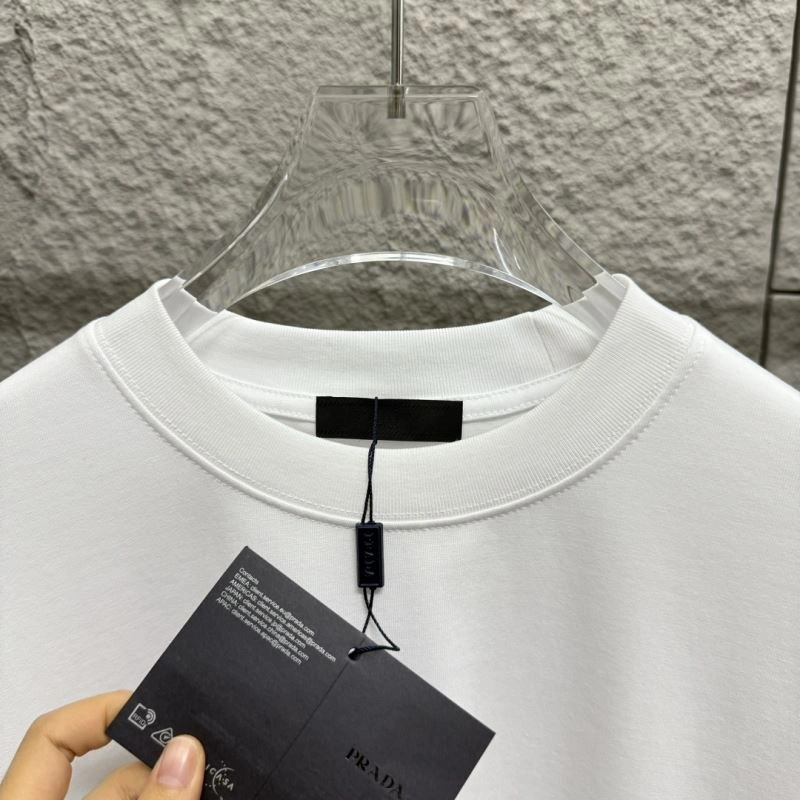 Prada T-Shirts ModernLook 171319