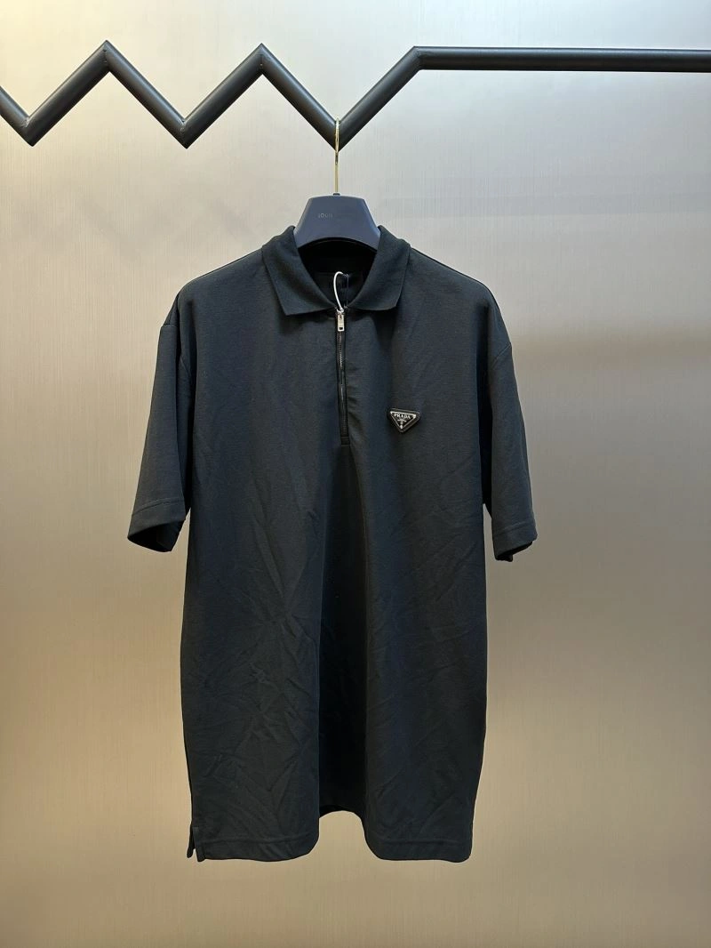 Prada T-Shirts Sleek 171317