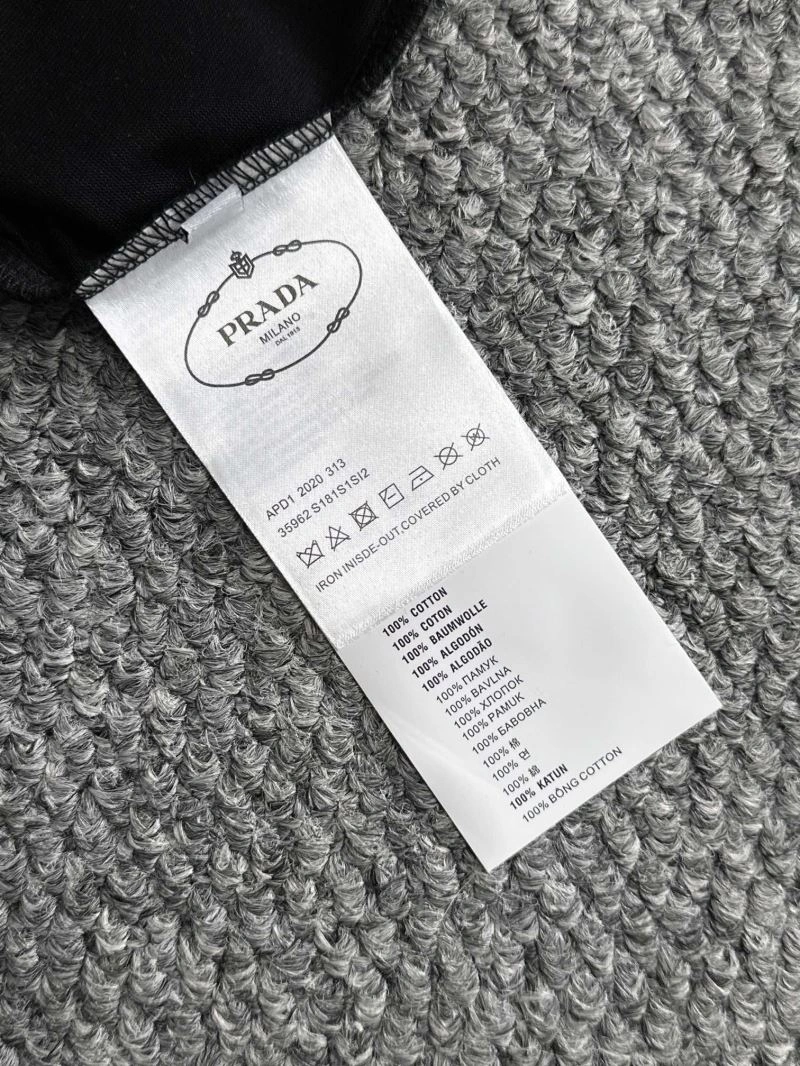 Prada T-Shirts Classic 171308