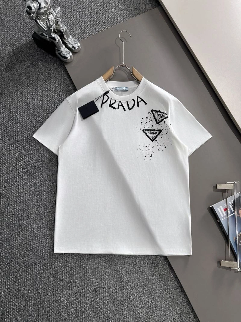 Trendsetting Prada T-Shirts 171302