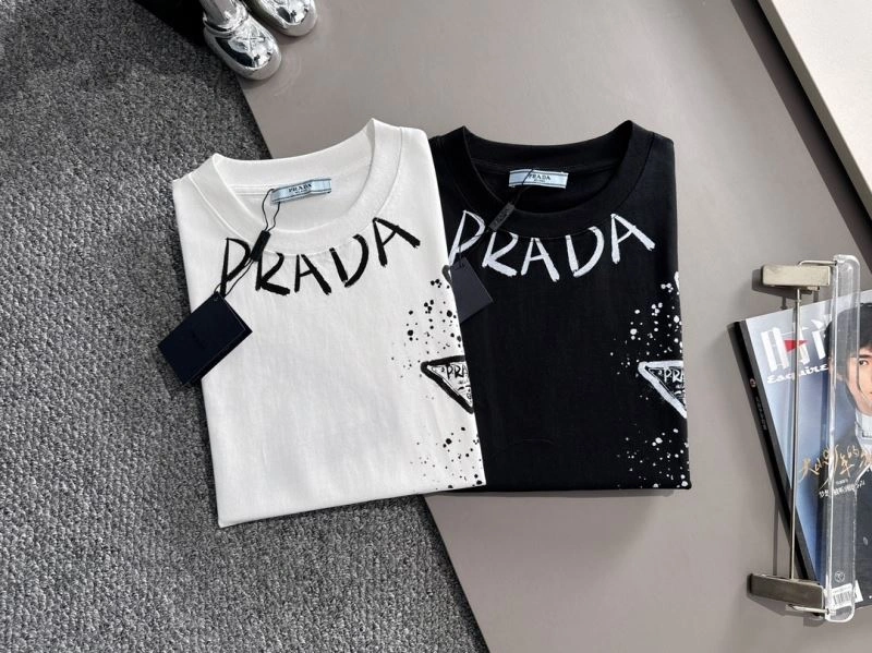 Trendsetting Prada T-Shirts 171302
