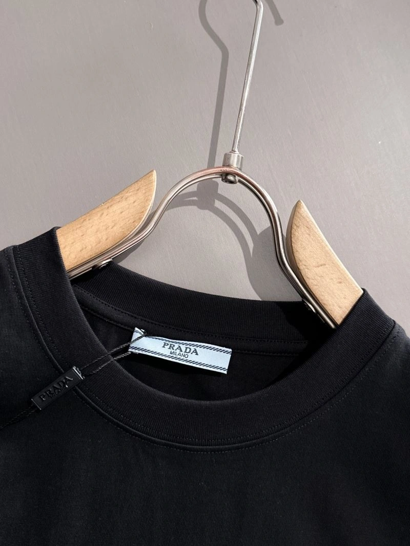 Effortless Prada T-Shirts 171295