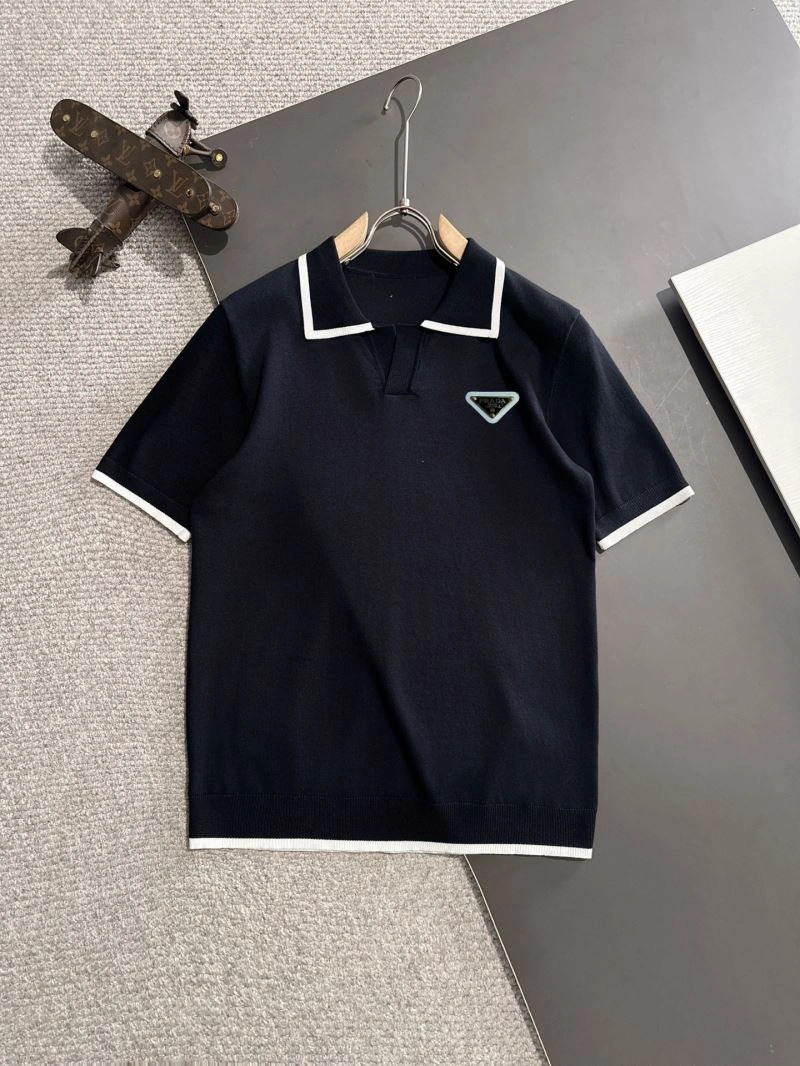 Trendsetting Prada T-Shirts 171328