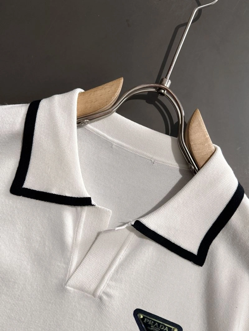 Prada T-Shirts WellDesigned 171286