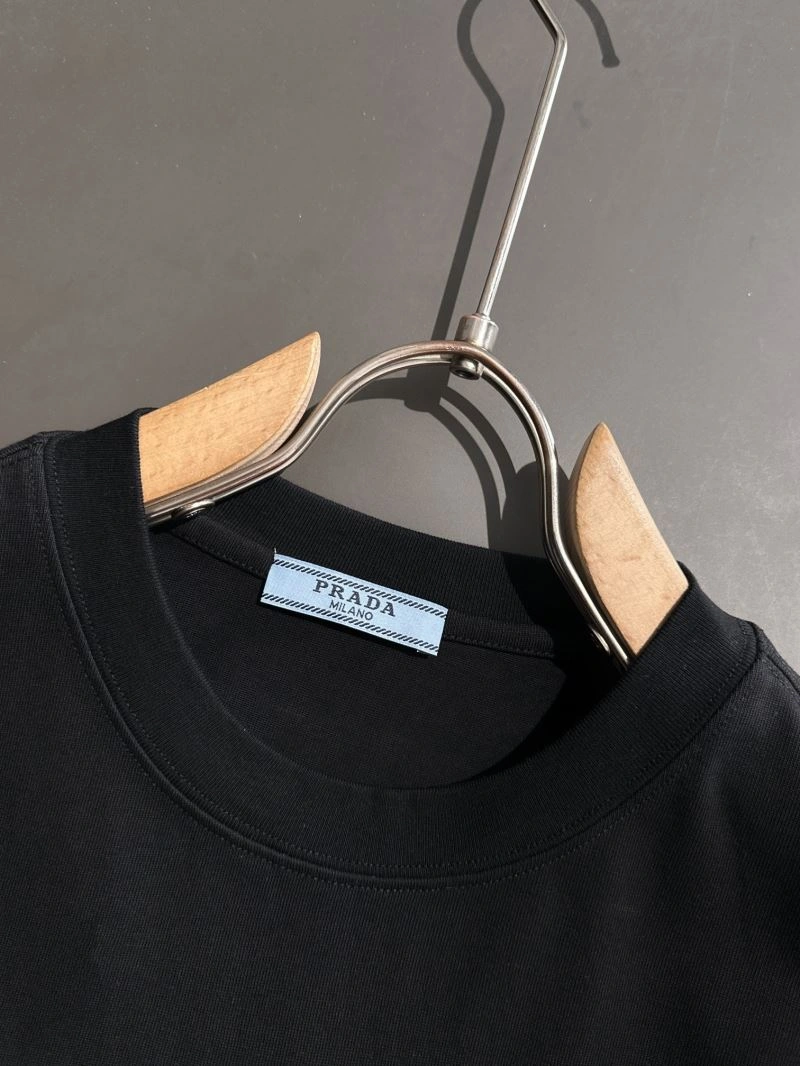 Prada T-Shirts ModernLook 171327