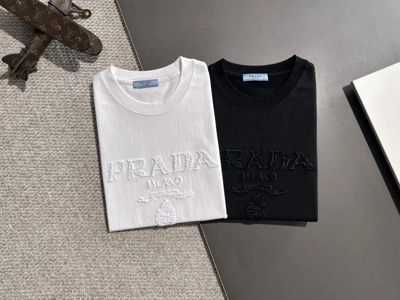 Prada T-Shirts ModernLook 171327