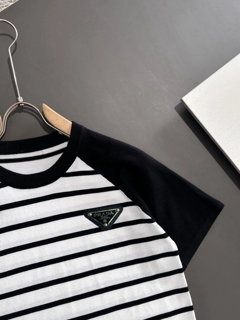 Minimalist Prada T-Shirts 171284