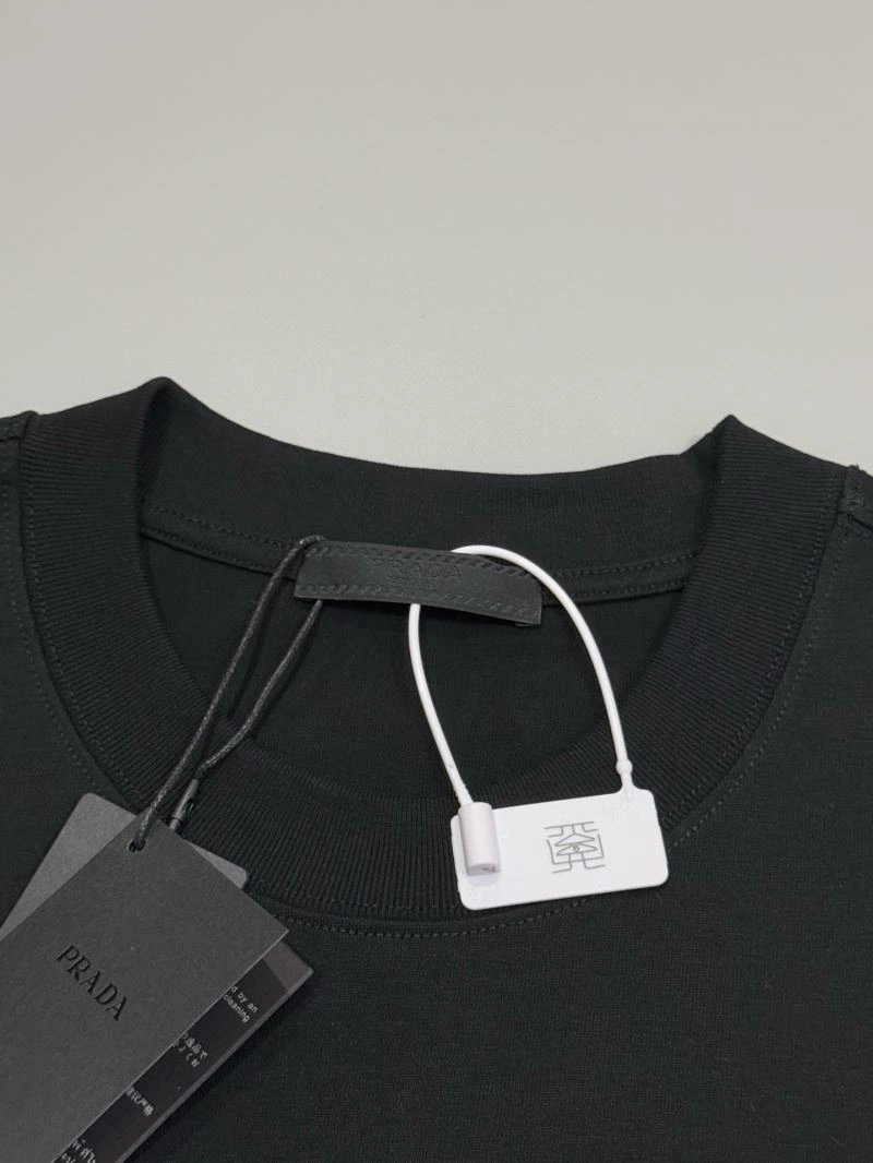 Effortless Prada T-Shirts 171271