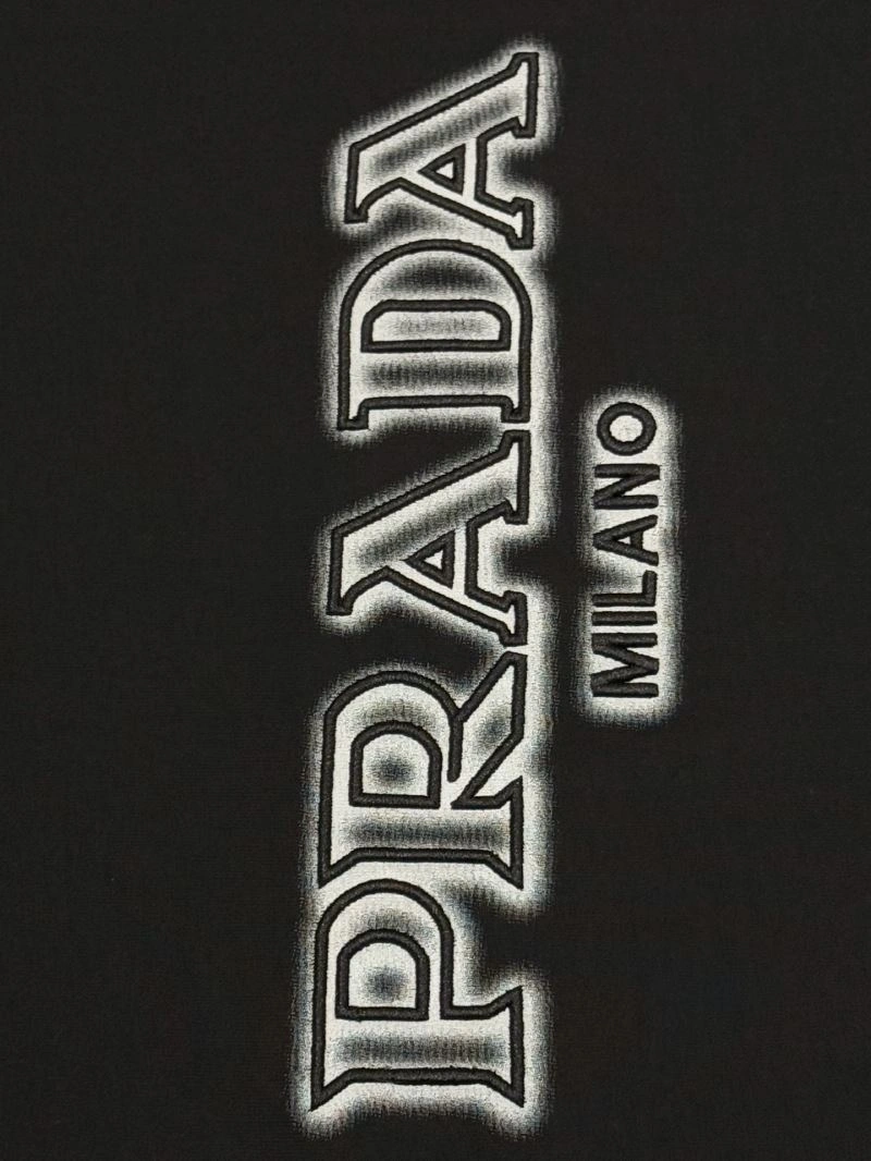 Effortless Prada T-Shirts 171271