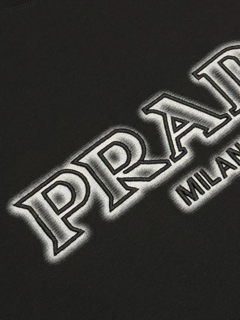 Effortless Prada T-Shirts 171271