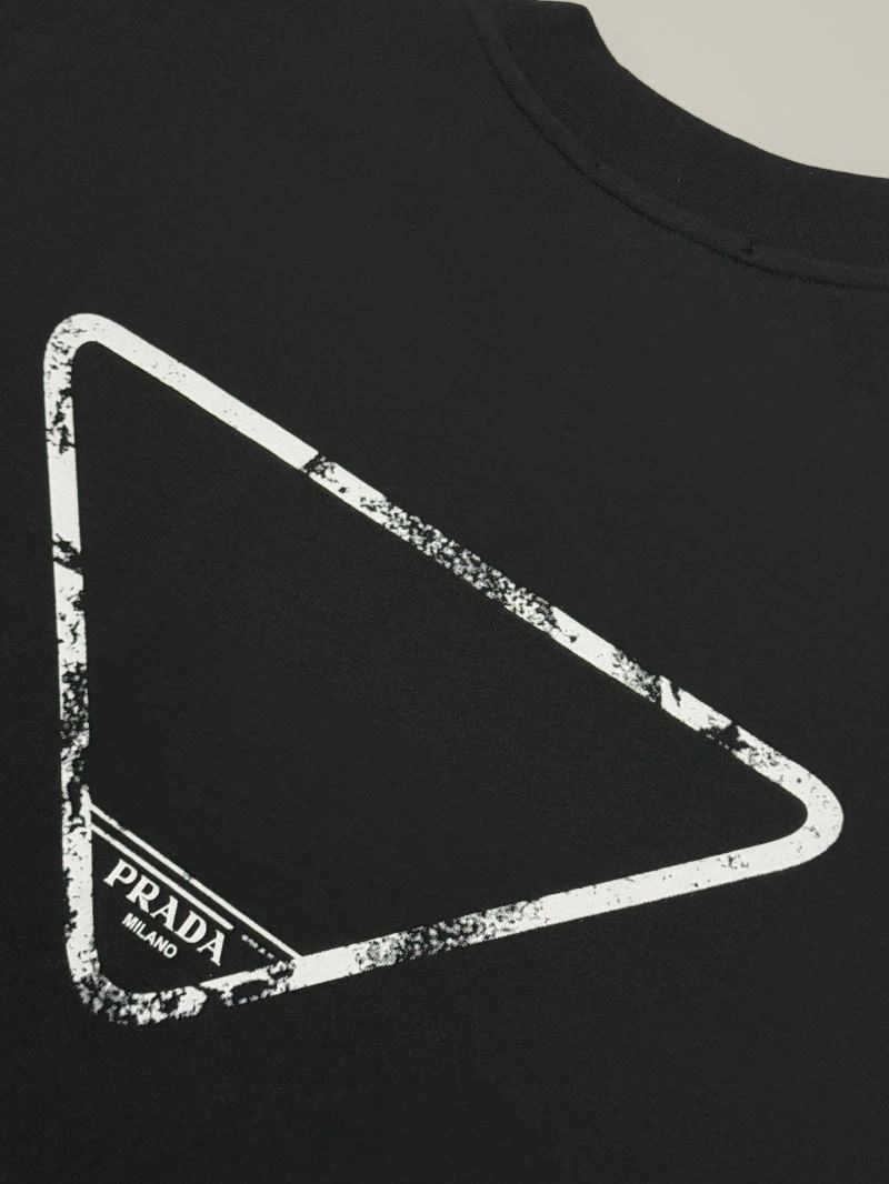 Effortless Prada T-Shirts 171271