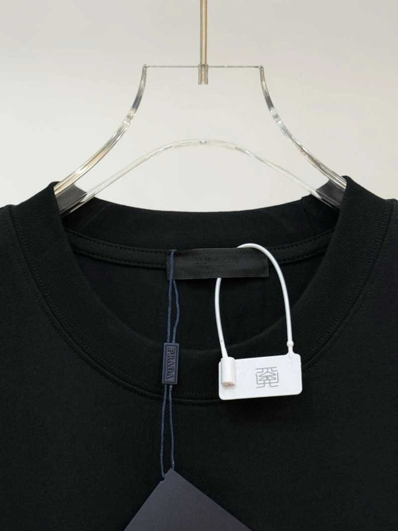 Effortless Prada T-Shirts 171268