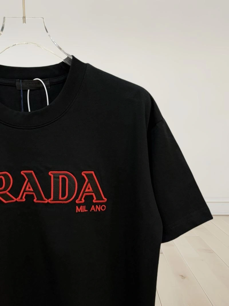 Effortless Prada T-Shirts 171268