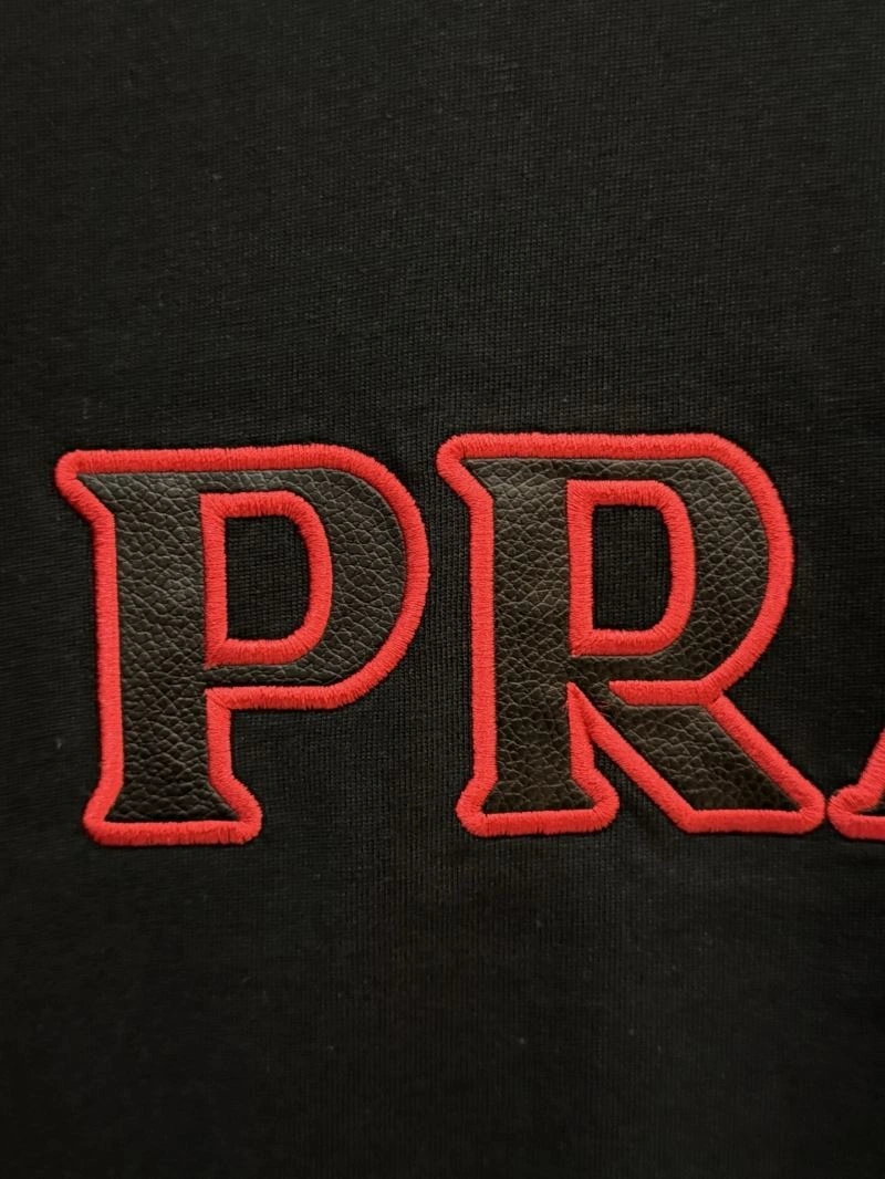 Effortless Prada T-Shirts 171268
