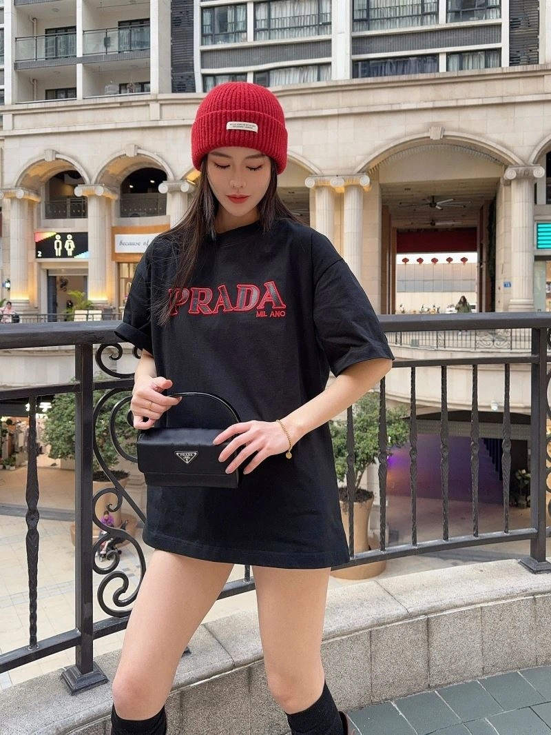 Effortless Prada T-Shirts 171268