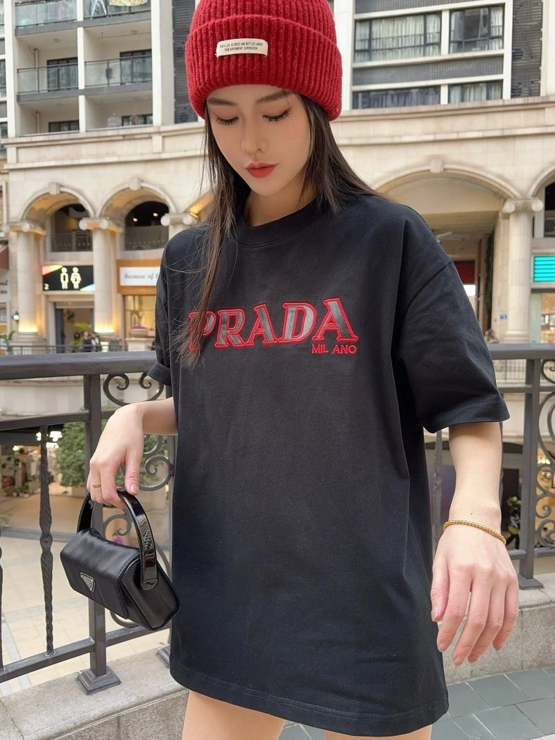 Effortless Prada T-Shirts 171268