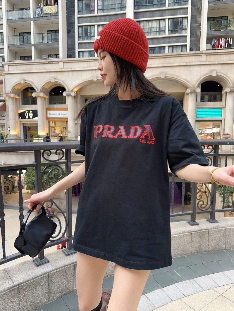 Effortless Prada T-Shirts 171268
