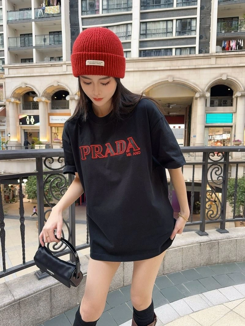 Effortless Prada T-Shirts 171268