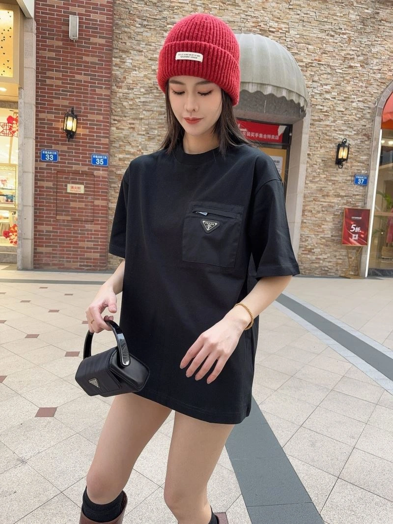 FashionForward Prada T-Shirts 171350