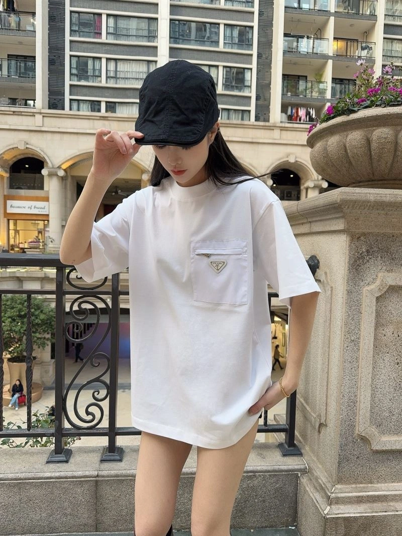 WellDesigned Prada T-Shirts 171265
