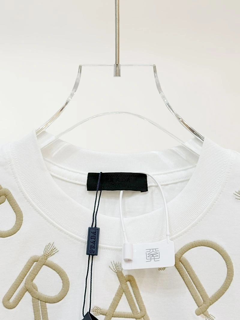 WellDesigned Prada T-Shirts 171269