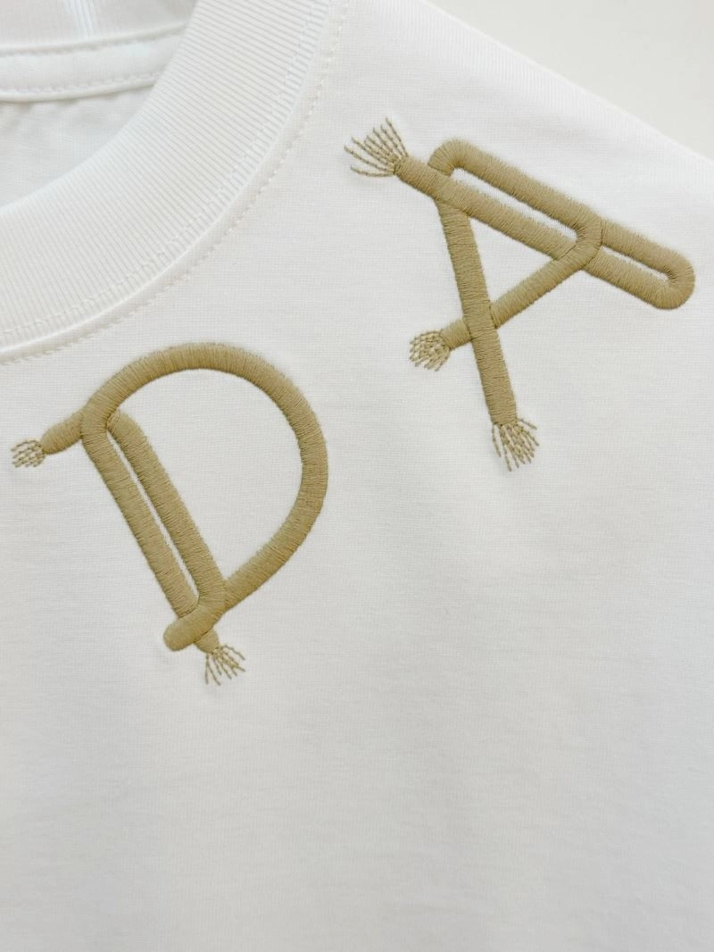 WellDesigned Prada T-Shirts 171269