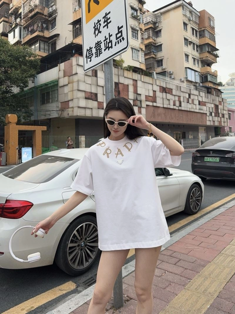 WellDesigned Prada T-Shirts 171269