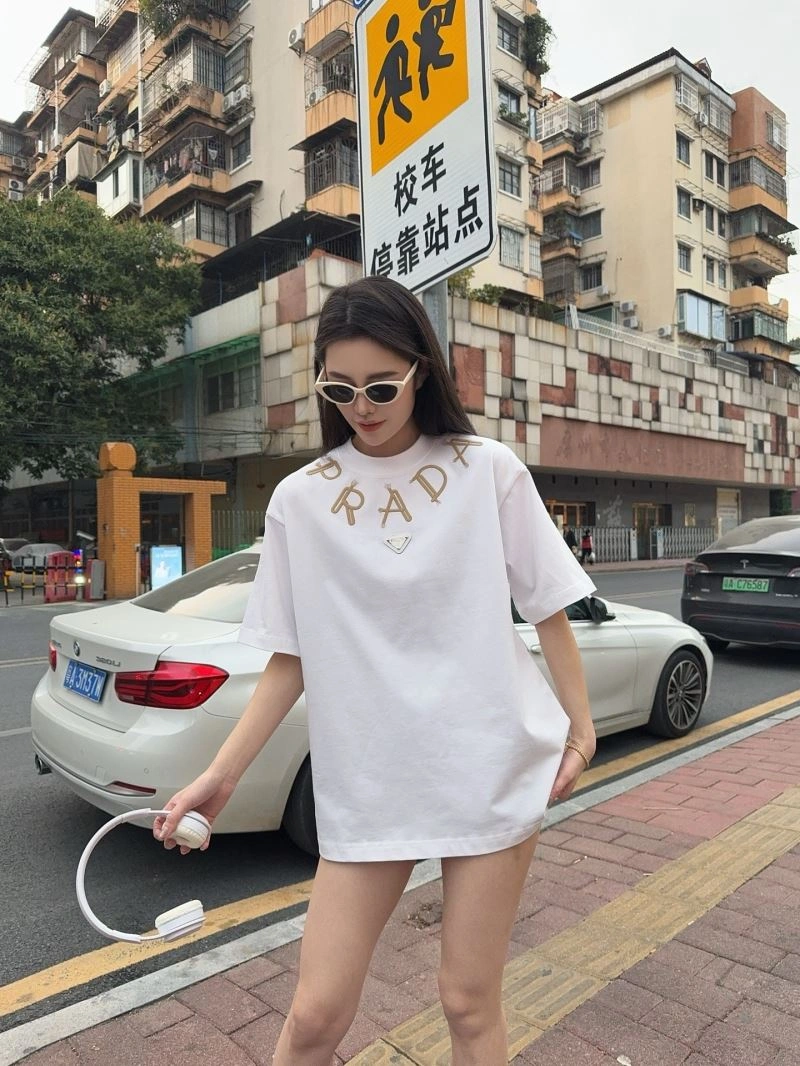 WellDesigned Prada T-Shirts 171269