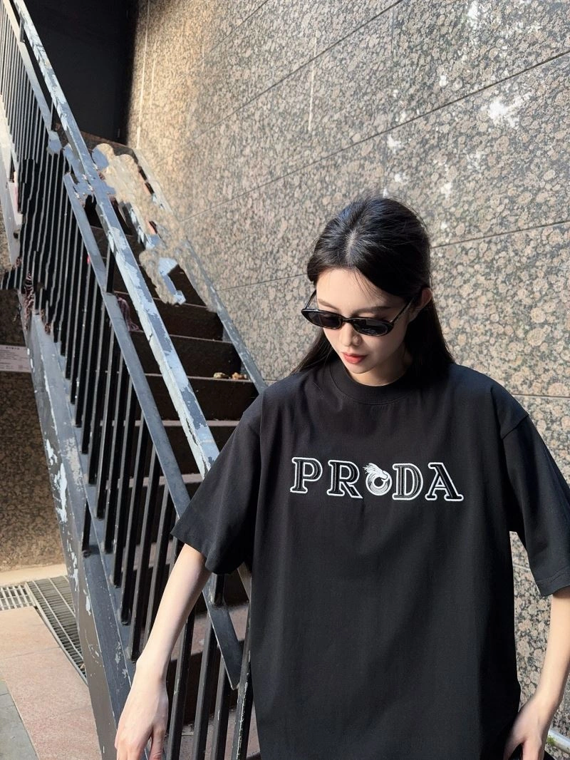 FashionForward Prada T-Shirts 171259