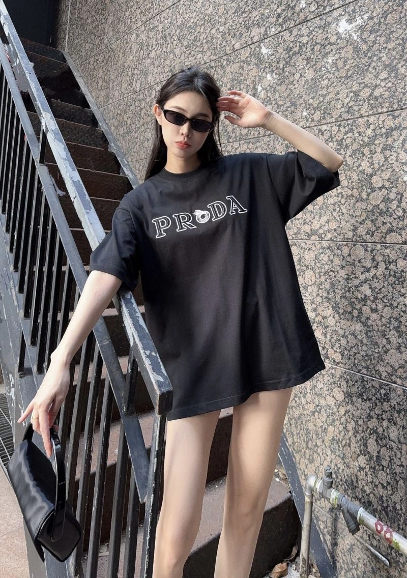 FashionForward Prada T-Shirts 171259