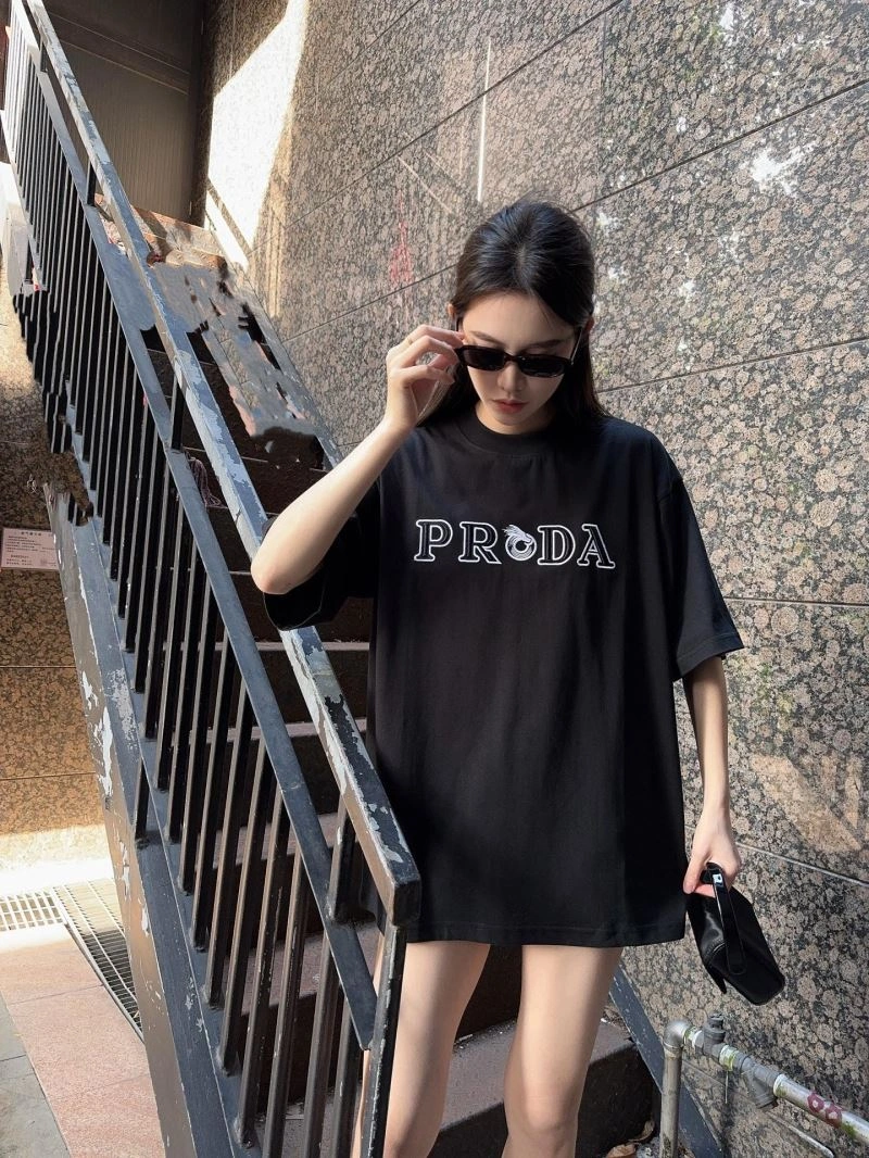FashionForward Prada T-Shirts 171259