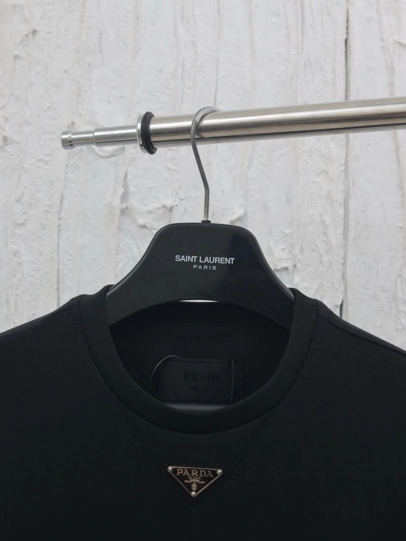 Timeless Prada T-Shirts 171255